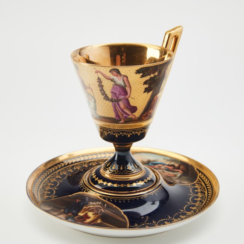 Чашка с блюдцем в венском стиле  с мифологическими сценами