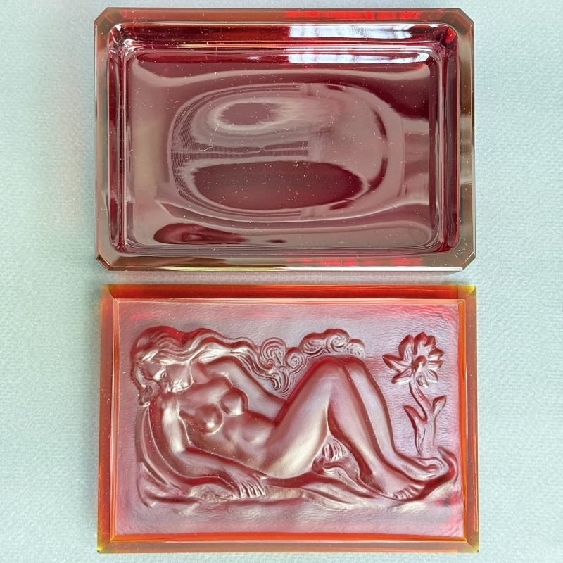 Шкатулка для украшений в стиле Артдеко из красного стекла дизайн 1930г. Г. Хоффманн Чехия 21 в