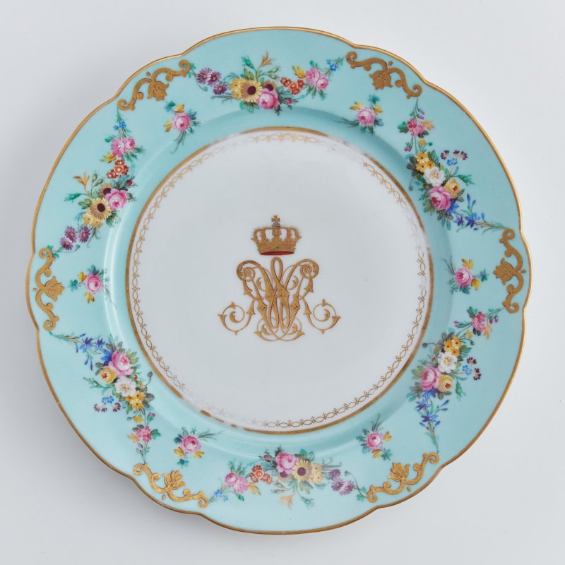 Старинная тарелка с ручной росписью из сервиза Вильгельма I
