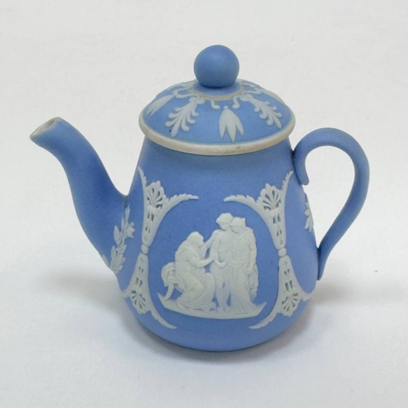 Чайник -миниатюра Англия  Wedwood  20 век