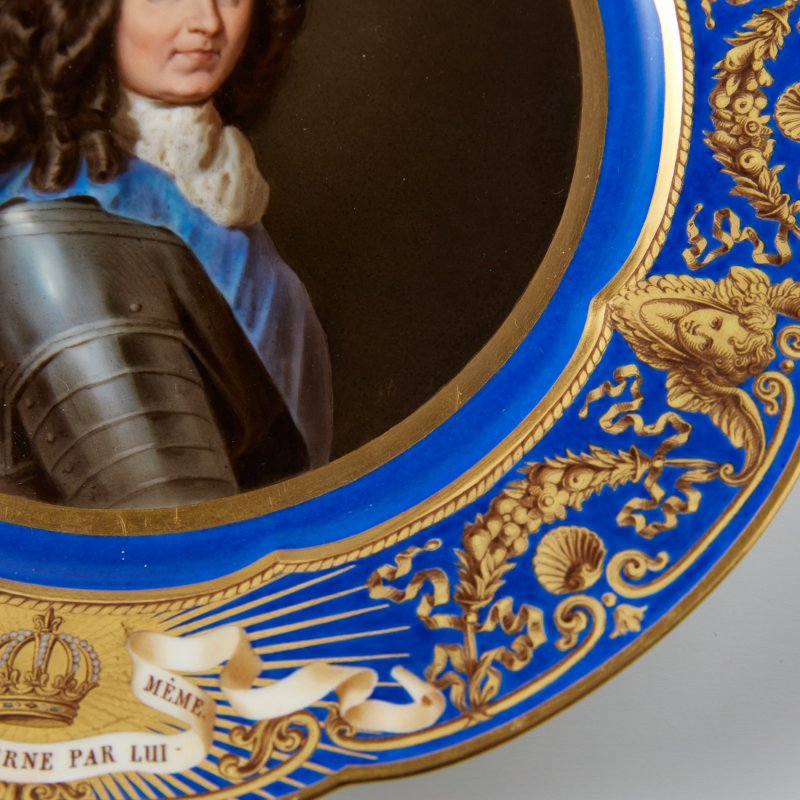 Редкость! Старинная тарелка ручной работы - портрет маршала Camille d’Hostun