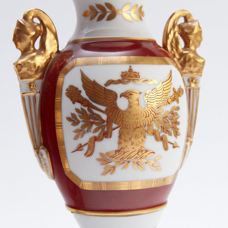 Парные вазы в стиле Наполеона