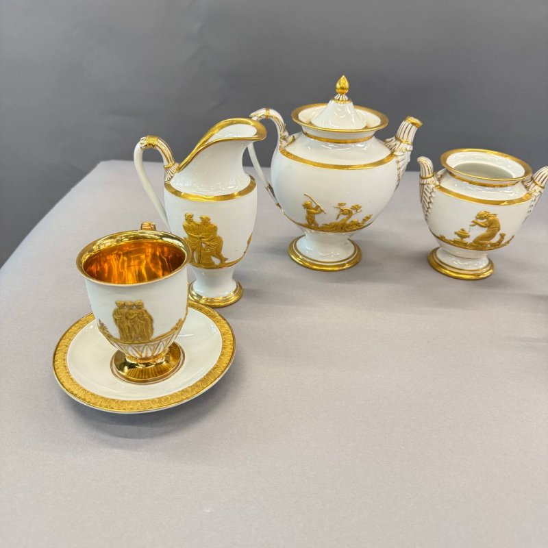 Набор из 4 предметов Meissen 1814-1824 года (к)