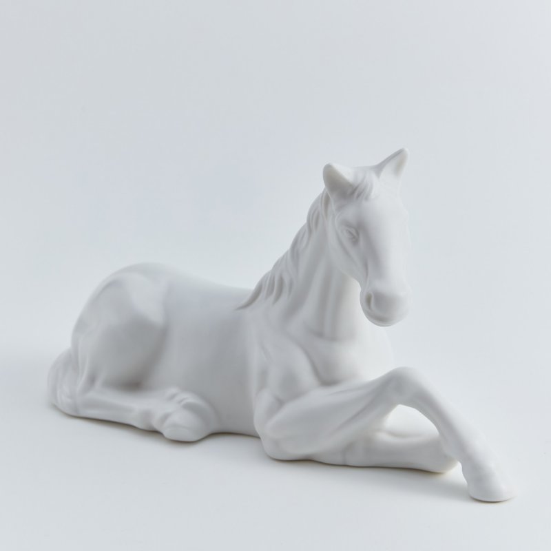 Коллекционная статуэтка Лежащая лошадь