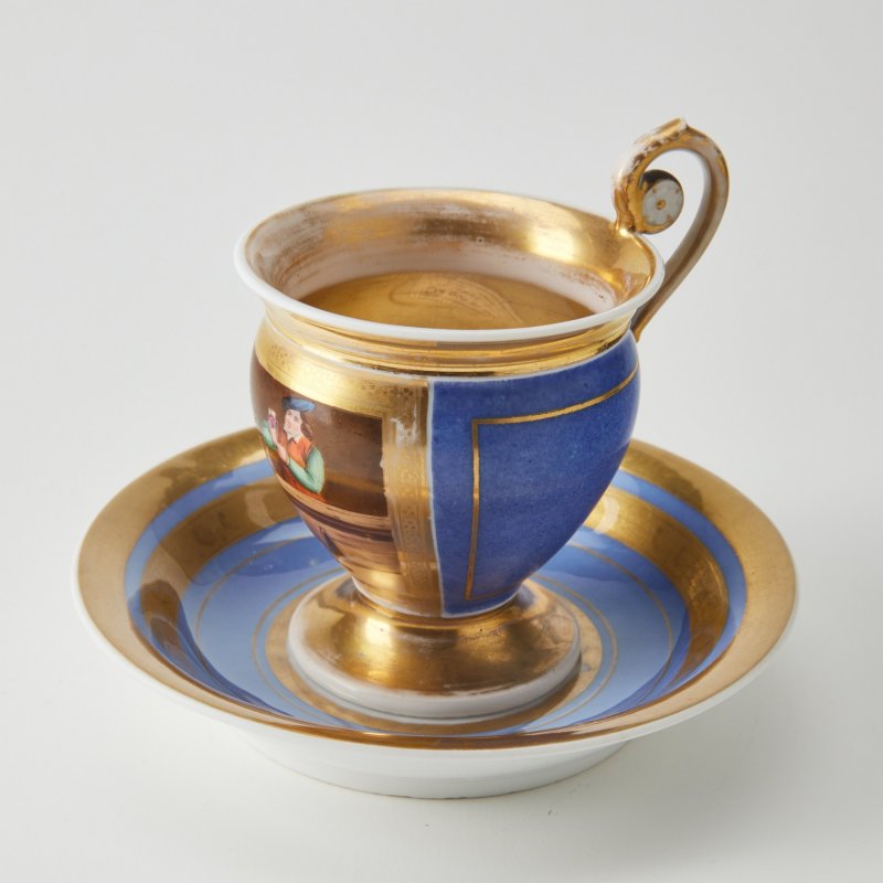 Старинная чашка с блюдцем с ручной росписью в стиле ампир