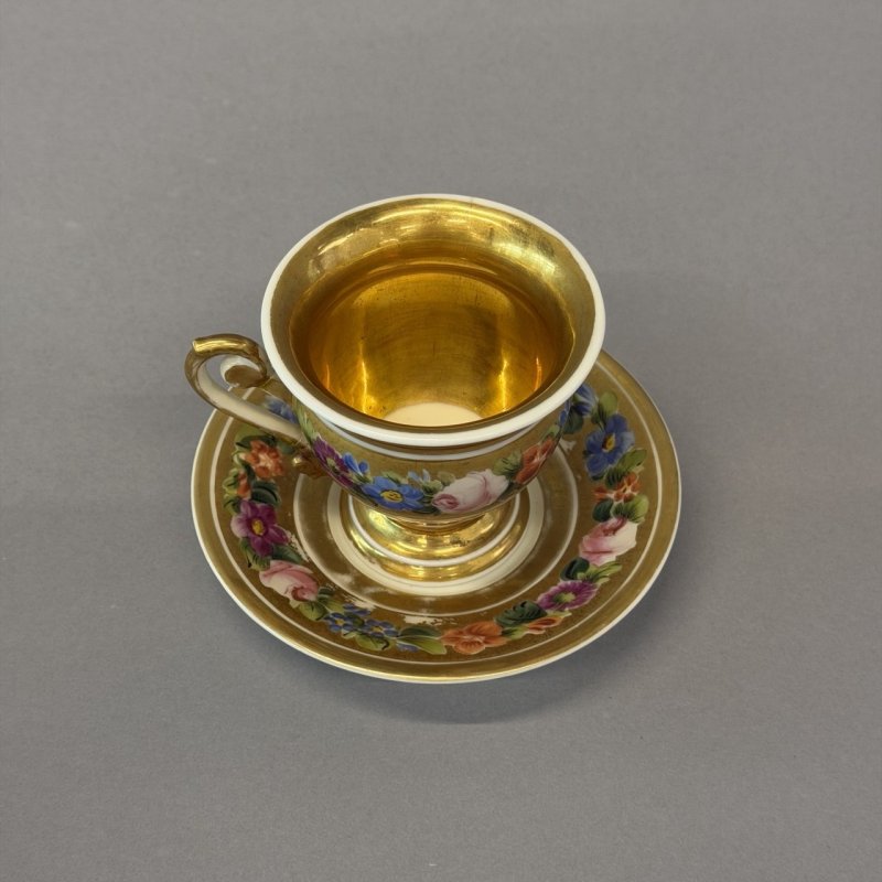 Чашка с блюдцем  с монограммой