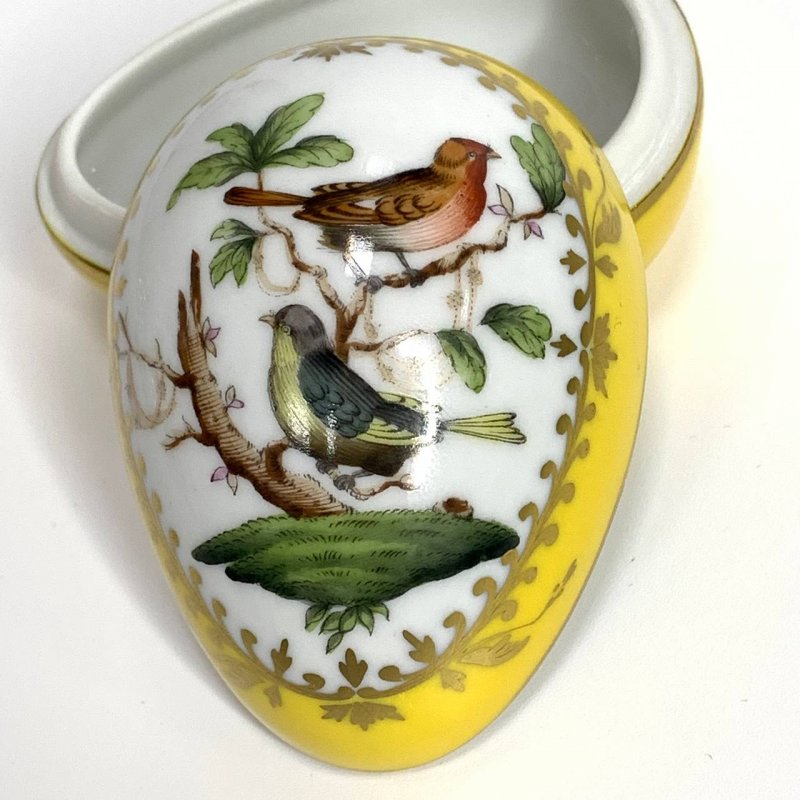Коллекционная шкатулка в форме яйца с росписью в виде птиц