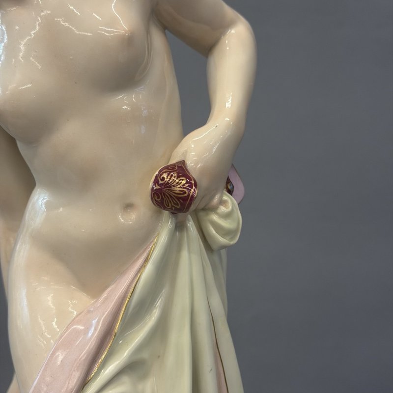 Скульптура После купания , Роберт Окельман  Германия 1883 г  Meissen 