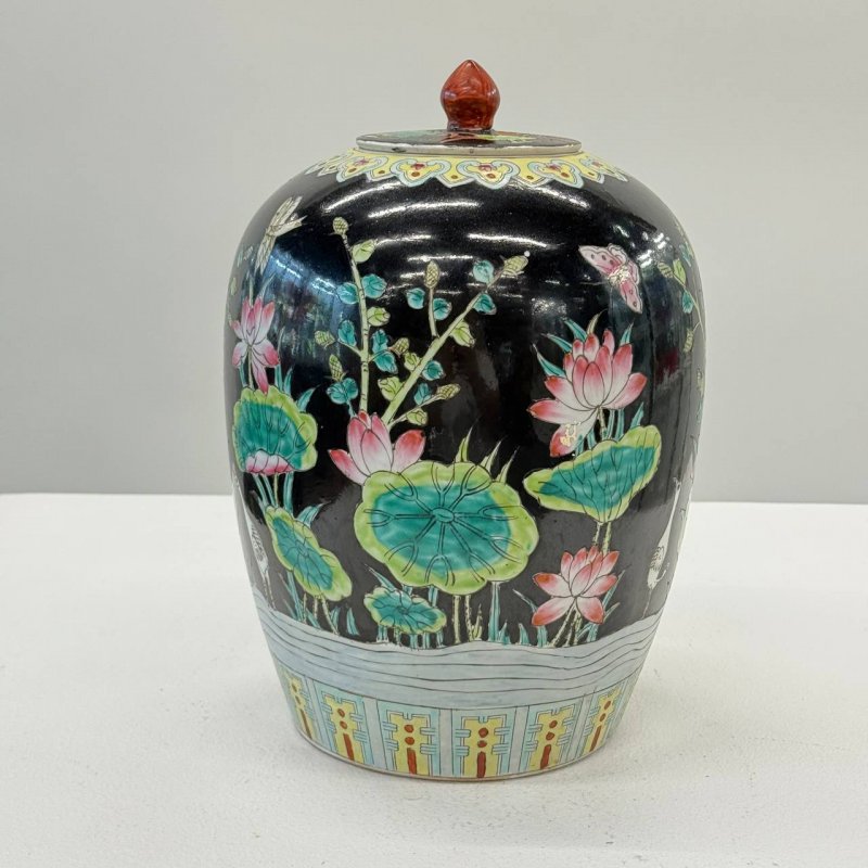 Ваза с крышкой Китай