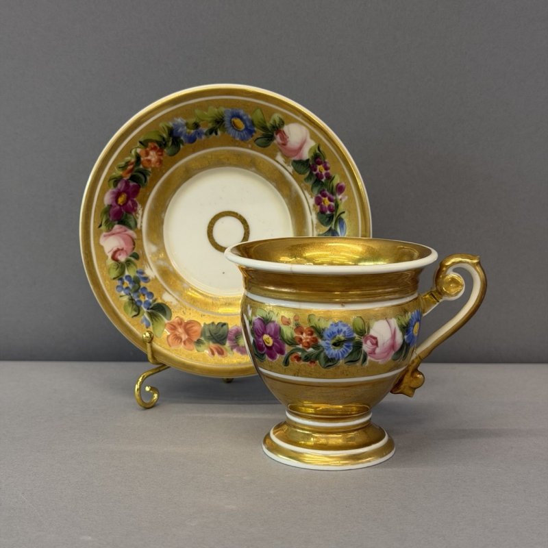 Чашка с блюдцем  с монограммой