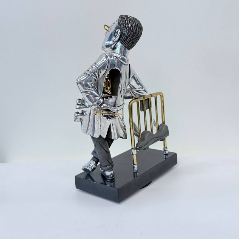 Металлическая скульптура «Доктор» - Франк Майслер. (к)