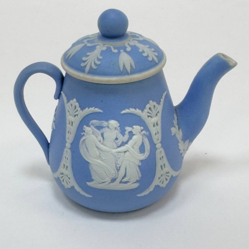 Чайник -миниатюра Англия  Wedwood  20 век