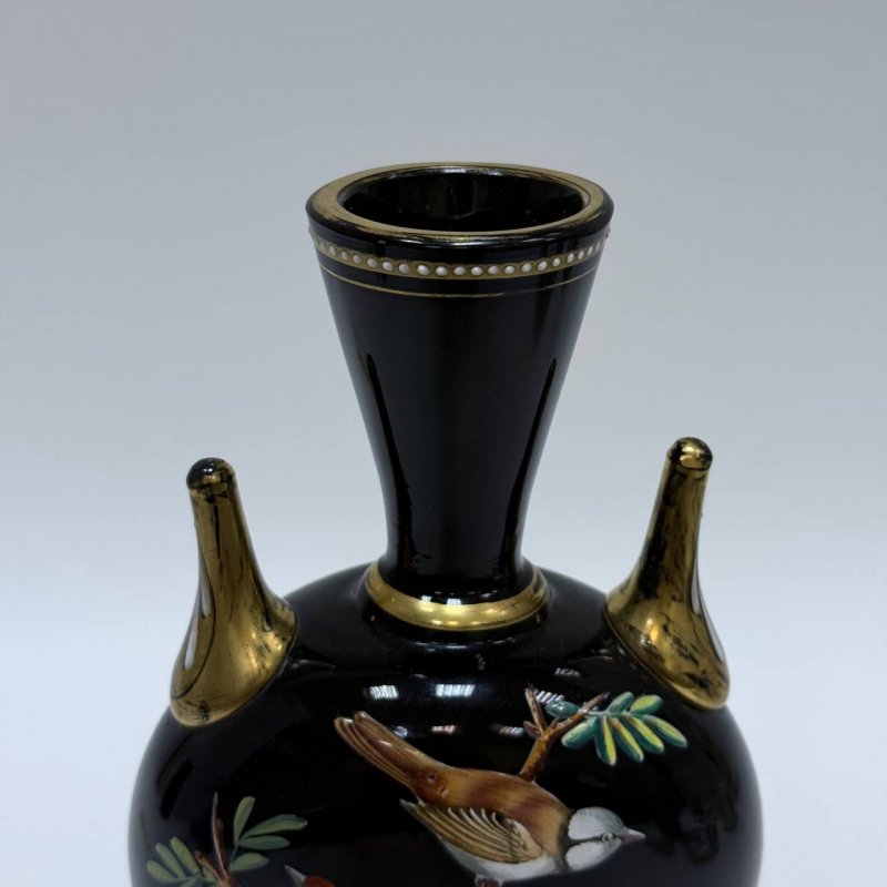Ваза из черного стекла с эмалью из Богемии