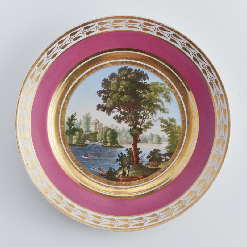 Старинная тарелка Вид дворца в Павловске