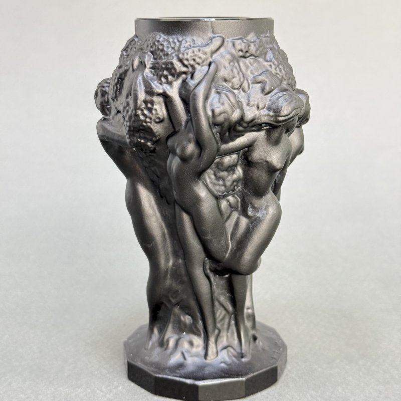 Ваза Вакханки в стиле Артдеко из черного стекла дизайн 1930г. Г. Хоффманн Чехия 21 в