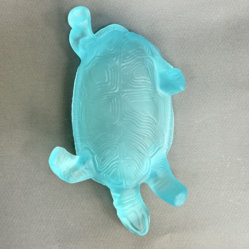 Шкатулка Черепаха из голубого аквамаринового уранового стекла дизайн 1930г. Г. Хоффманн Чехия 21 в
