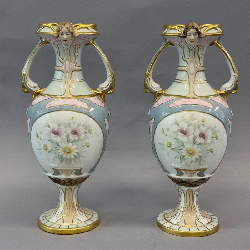 Парные коллекционные  фарфоровые вазы Royal Dux Bohemia в стиле Ар-Нуво  1910-1930 гг . 