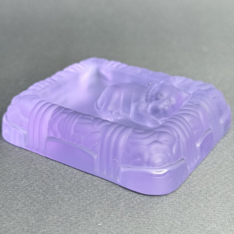 Мелочница с английским бульдогом из аметистового стекла в стиле Артдеко дизайн 1930г. Г. Хоффманн Чехия 21 в