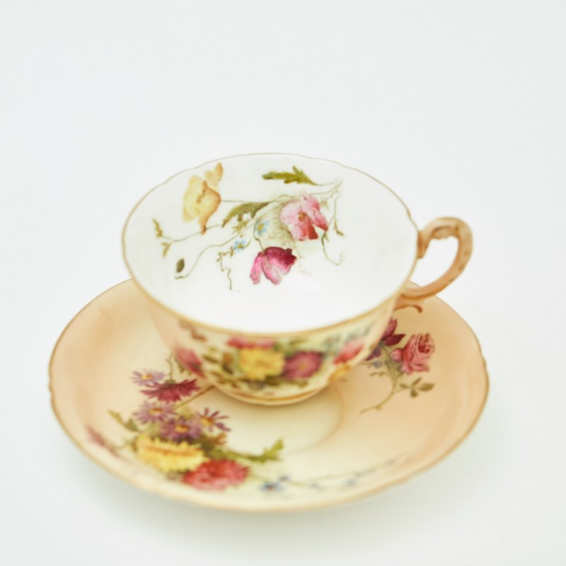 Старинная чайная чашка с блюдцем ручной работы blush ivory