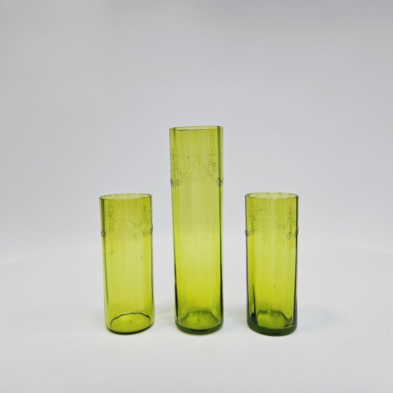 3 вазы из зеленого хрусталя на бронзовом с золочением основании Баккара