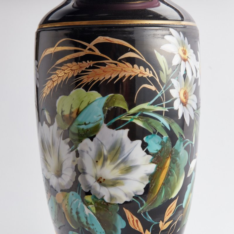 Высокая интерьерная ваза с ручной росписью