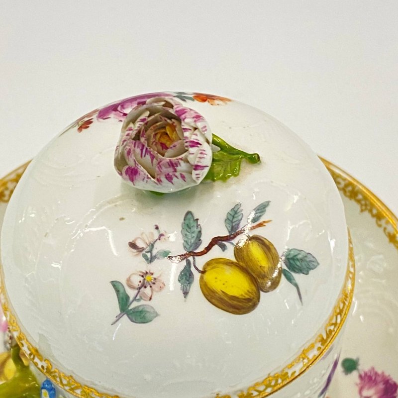Чашка для шоколада  с крышкой и блюдцем (тройка) Meissen 1745-1755гг