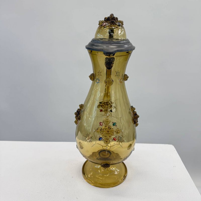 Графин из зеленого стекла с крышкой