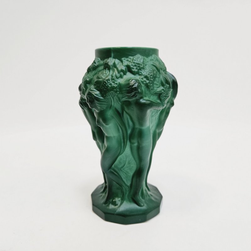 Ваза Вакханки модель1930гг, малахитовое стекло, большая ваза зеленого цвета Hoffmann