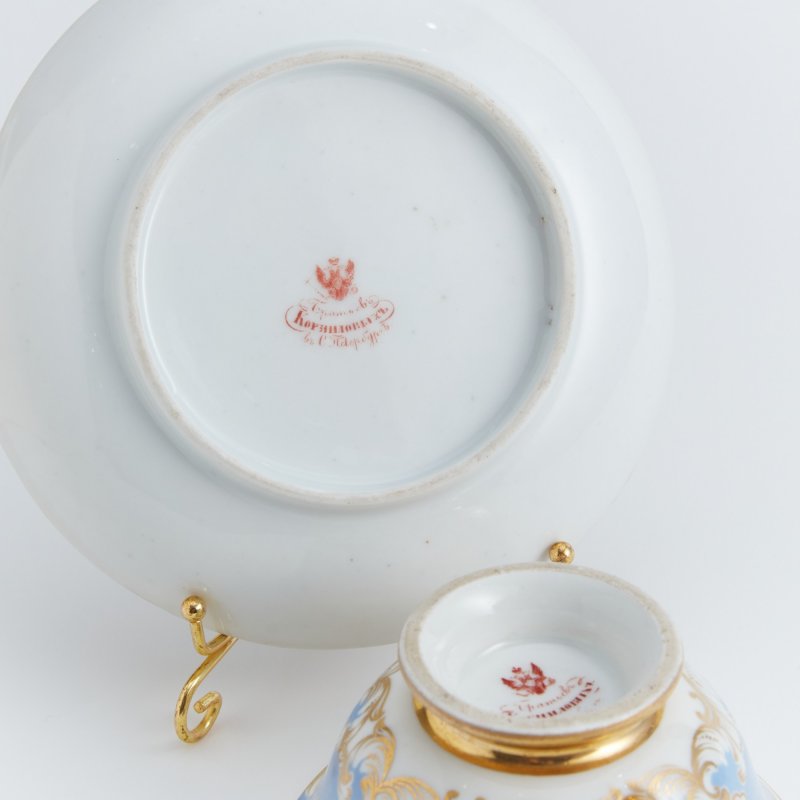 Чашка с блюдцем из банкетного сервиза Великого князя Александра Николаевича.