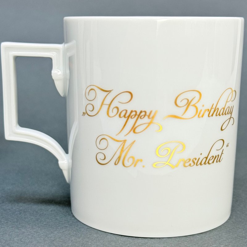 Кружка Meissen × Michael  Meibus  серии «Legends Blowing Bubbles Collection» с изображением Marilyn Monroe Германия 2024 г (j)