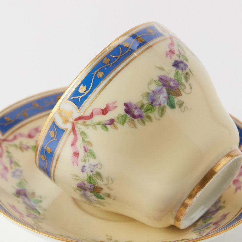 ИФЗ. Старинная коллекционная чашка с блюдцем с ручной росписью