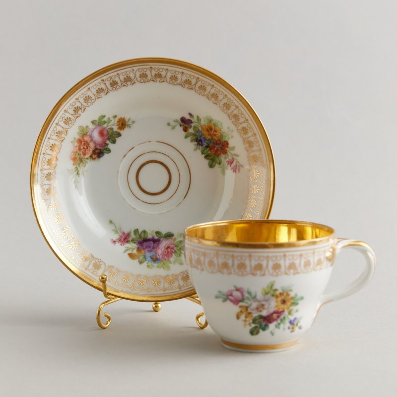 Чашка с блюдцем времен правления Александра II