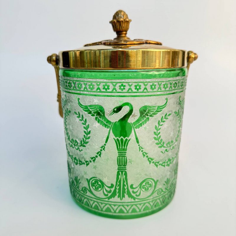 Старинная хрустальная бисквитница Saint Louis