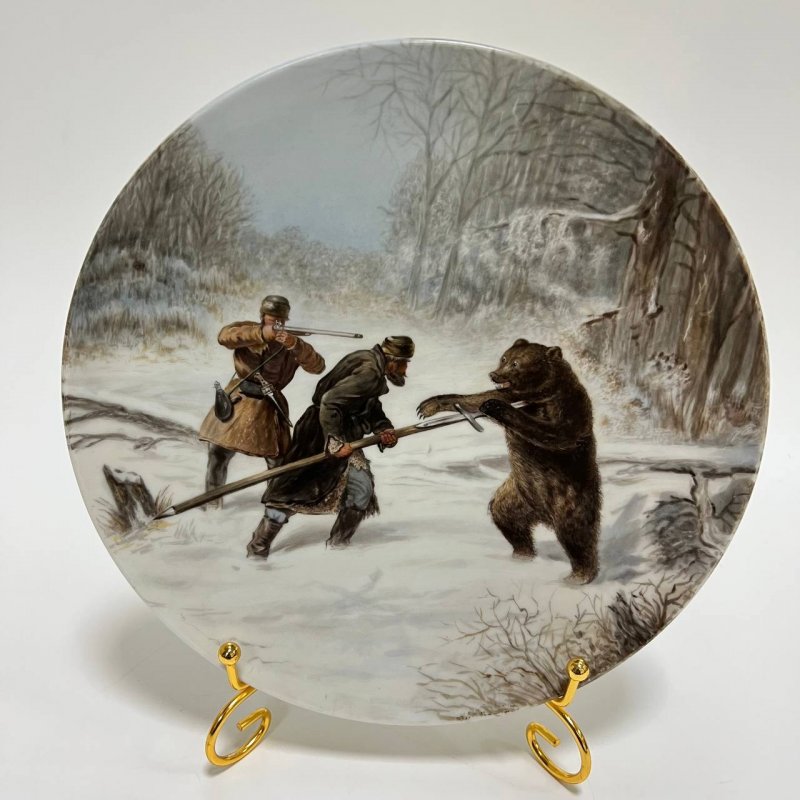 ИФЗ, 1855-1851 г, период Александра 2, Тарелка с живописной сценой охоты по картине ПП Соколова На медведя