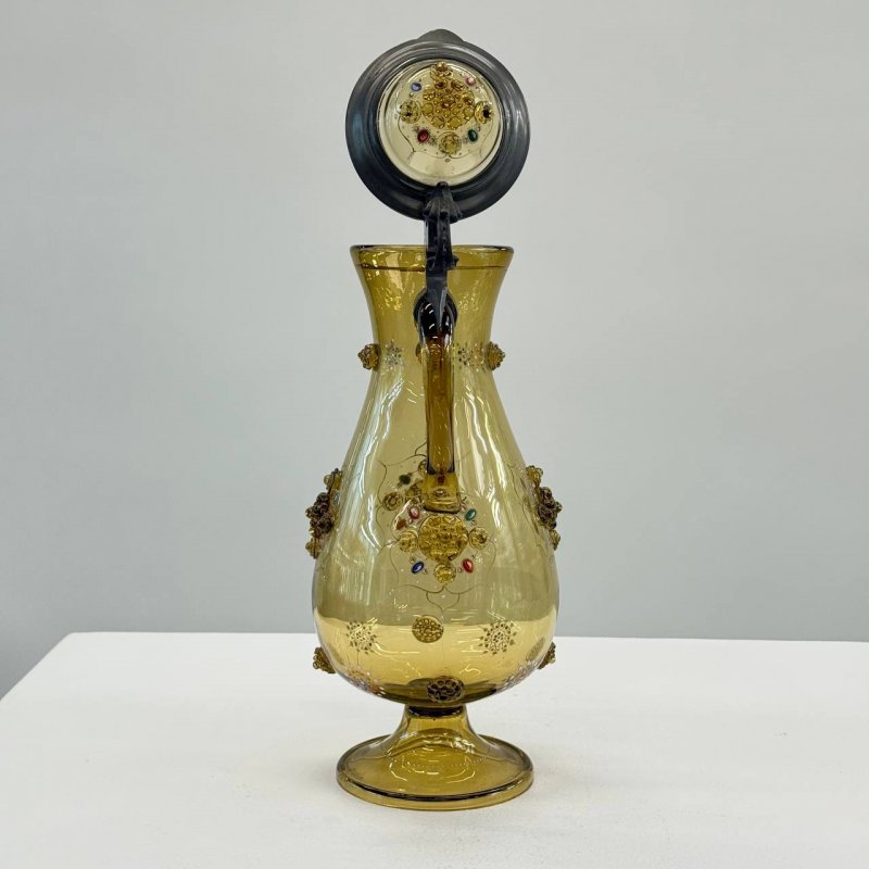 Графин из зеленого стекла с крышкой