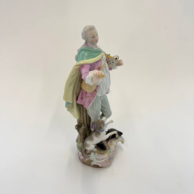 Статуэтка Meissen Юноша с фруктами и собакой