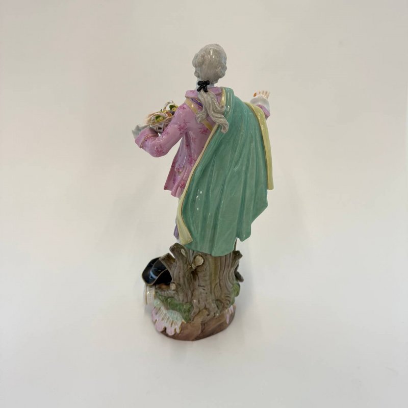 Статуэтка Meissen Юноша с фруктами и собакой